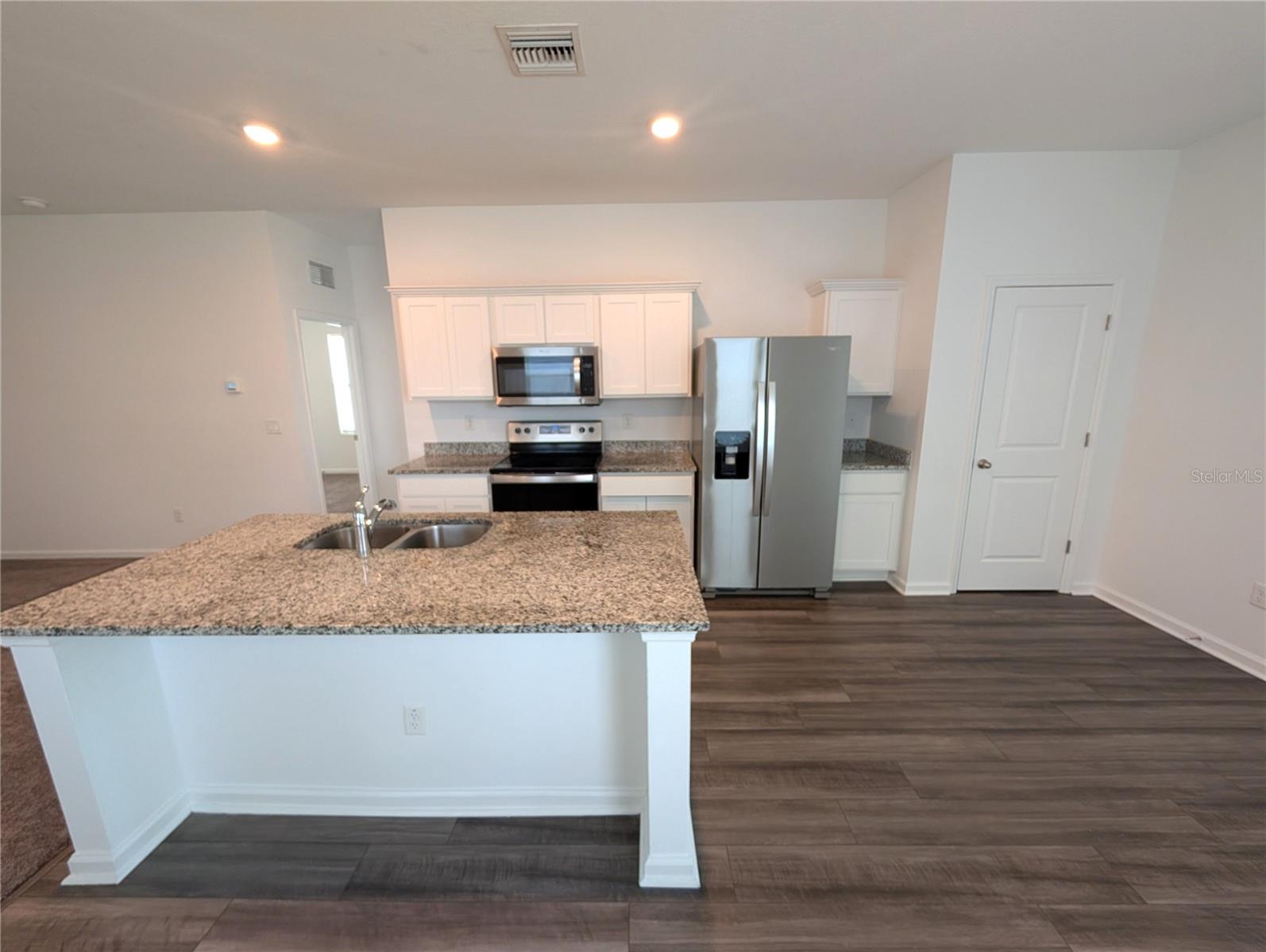 HIDDEN CRK PH 1 & 2 - Residential Lease