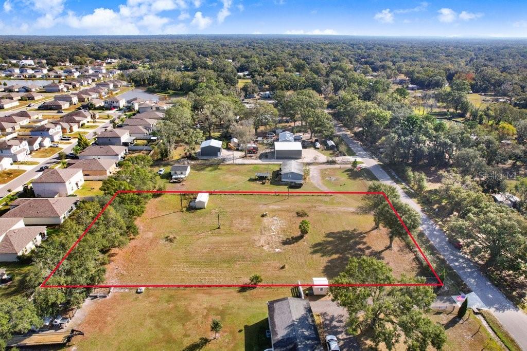 ACREAGE - Land