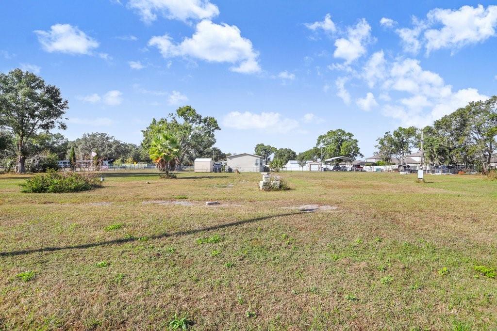 ACREAGE - Land