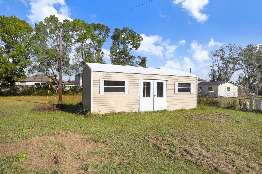 ACREAGE - Land