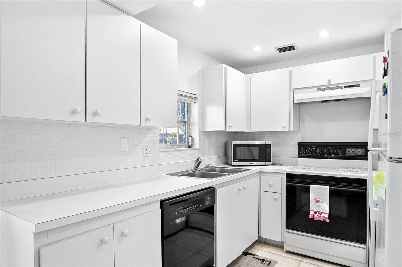 SUTTON PLACE - Residential