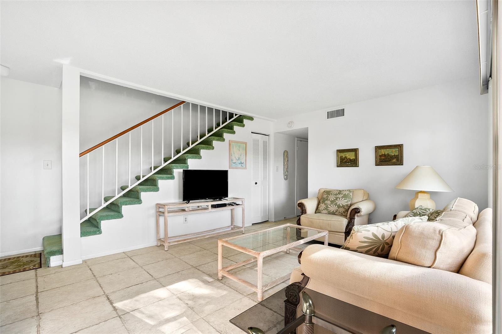 SUTTON PLACE - Residential