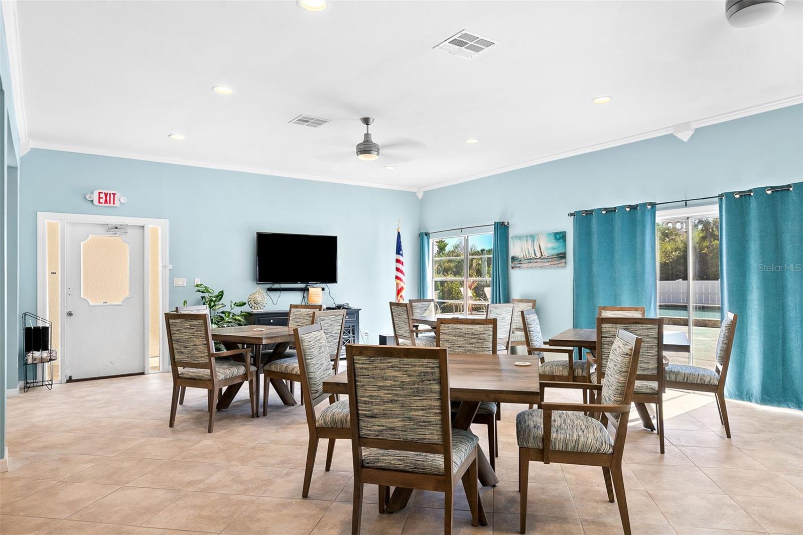 SUTTON PLACE - Residential