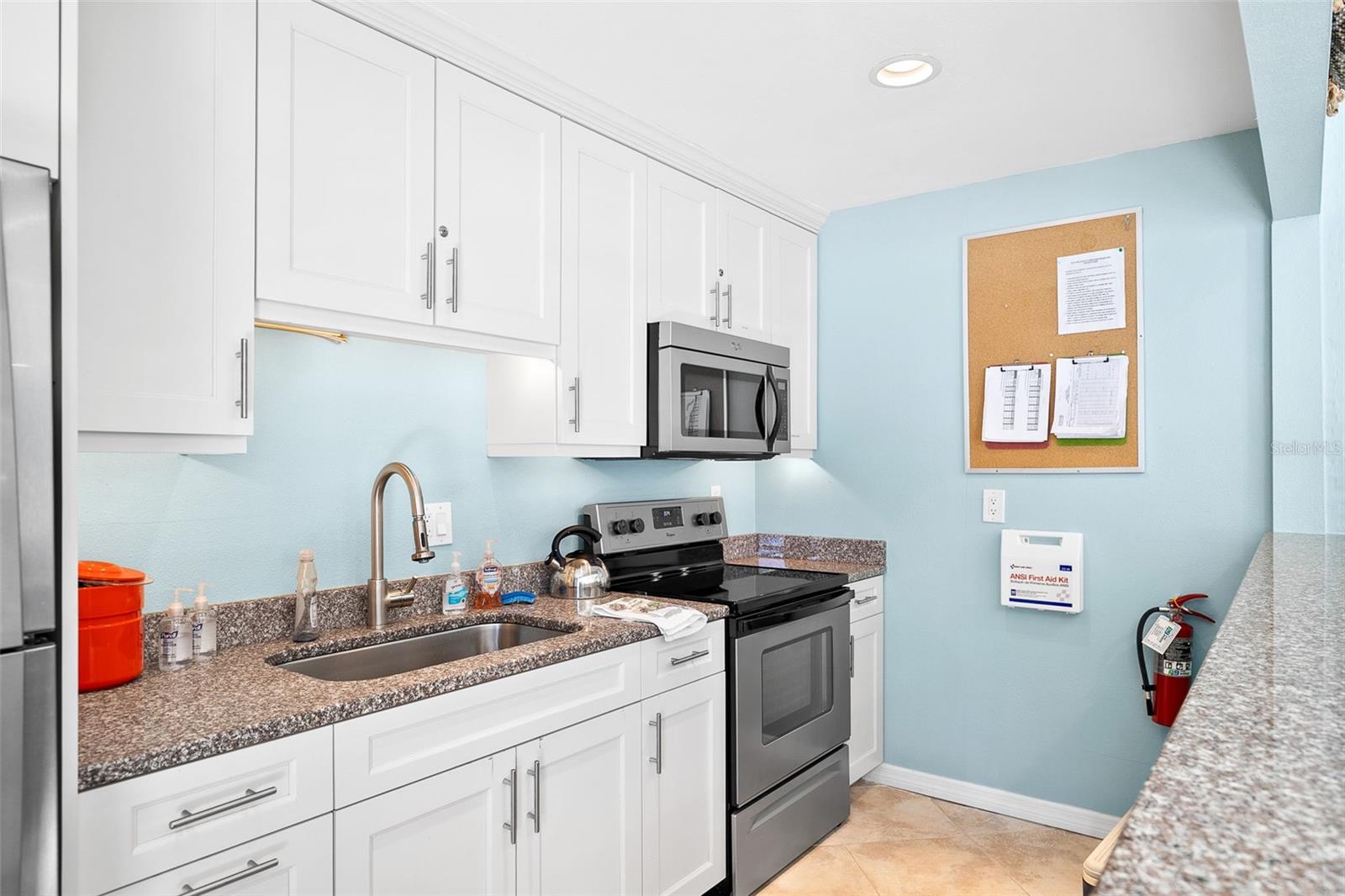 SUTTON PLACE - Residential