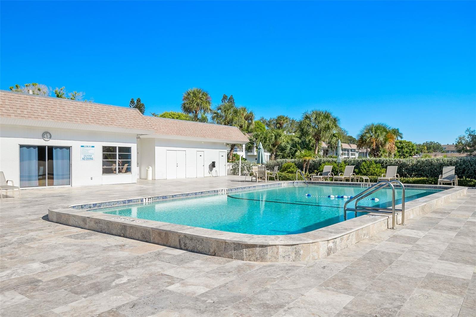 SUTTON PLACE - Residential