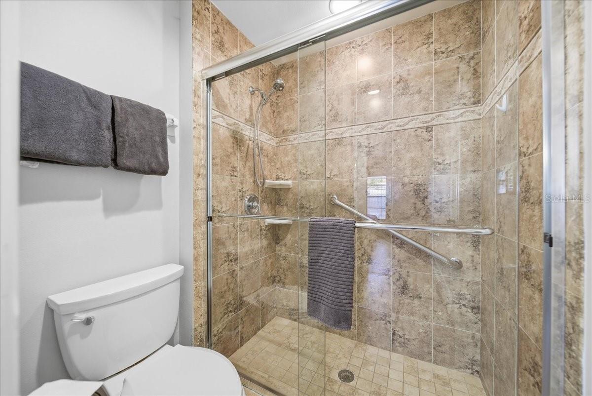 RIDGEWOOD ESTATES 20TH ADD - Residential