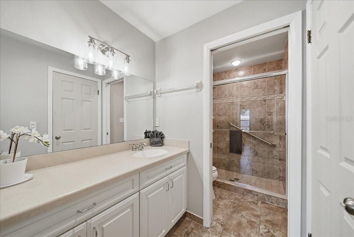 RIDGEWOOD ESTATES 20TH ADD - Residential