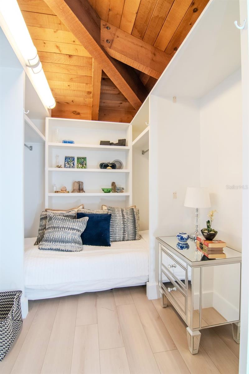 WEYBRIDGE WOODS - Residential