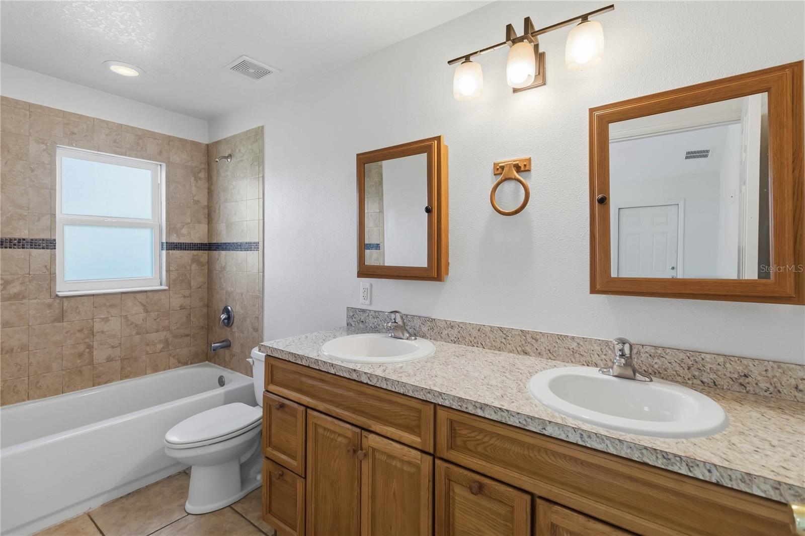 EMERALD LAKE COLONY UNIT 3 - Residential