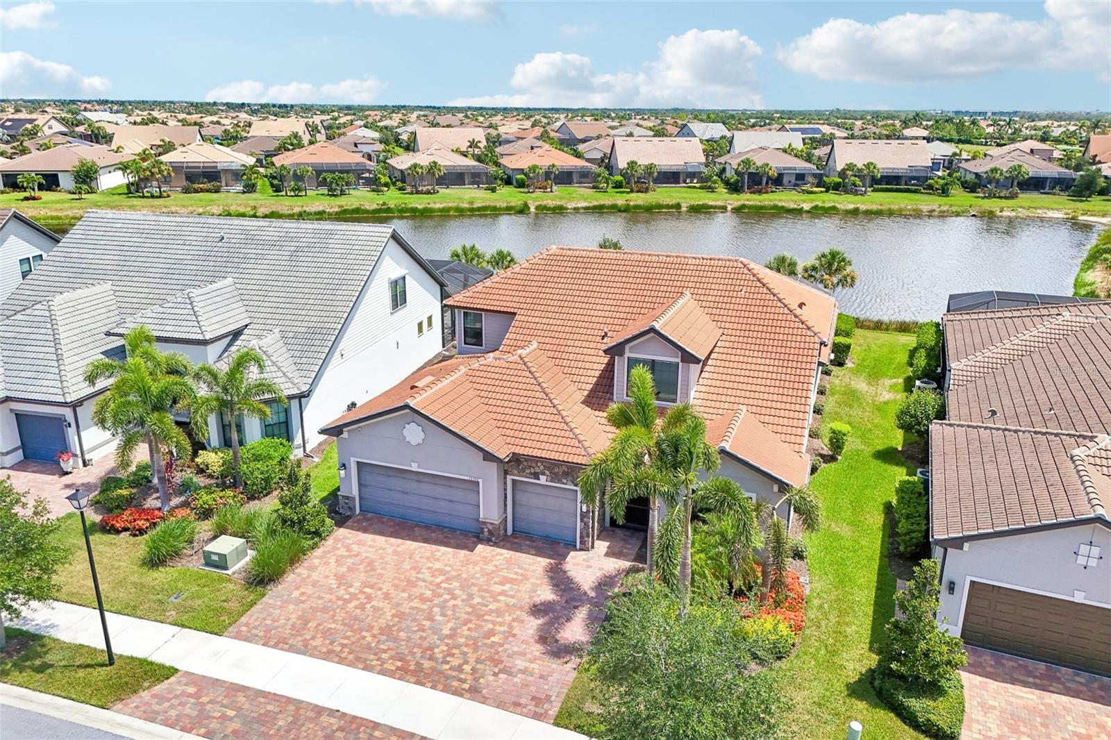ISLANDWALK/THE WEST VLGS PH 8 - Residential