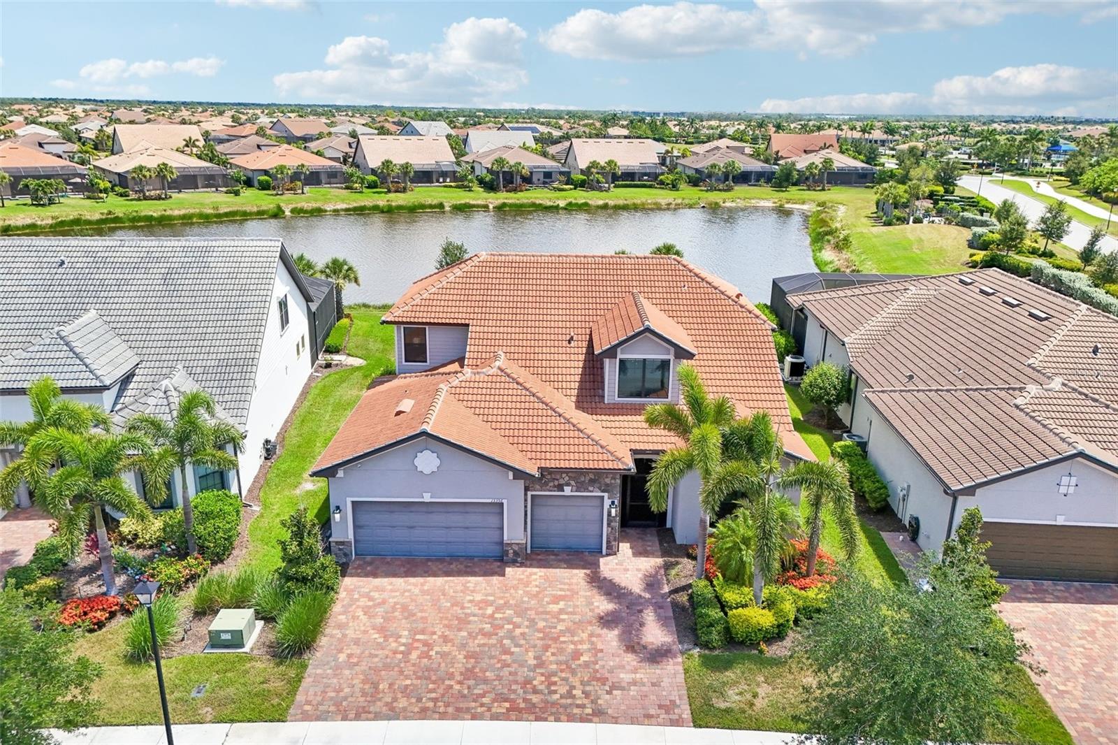 ISLANDWALK/THE WEST VLGS PH 8 - Residential