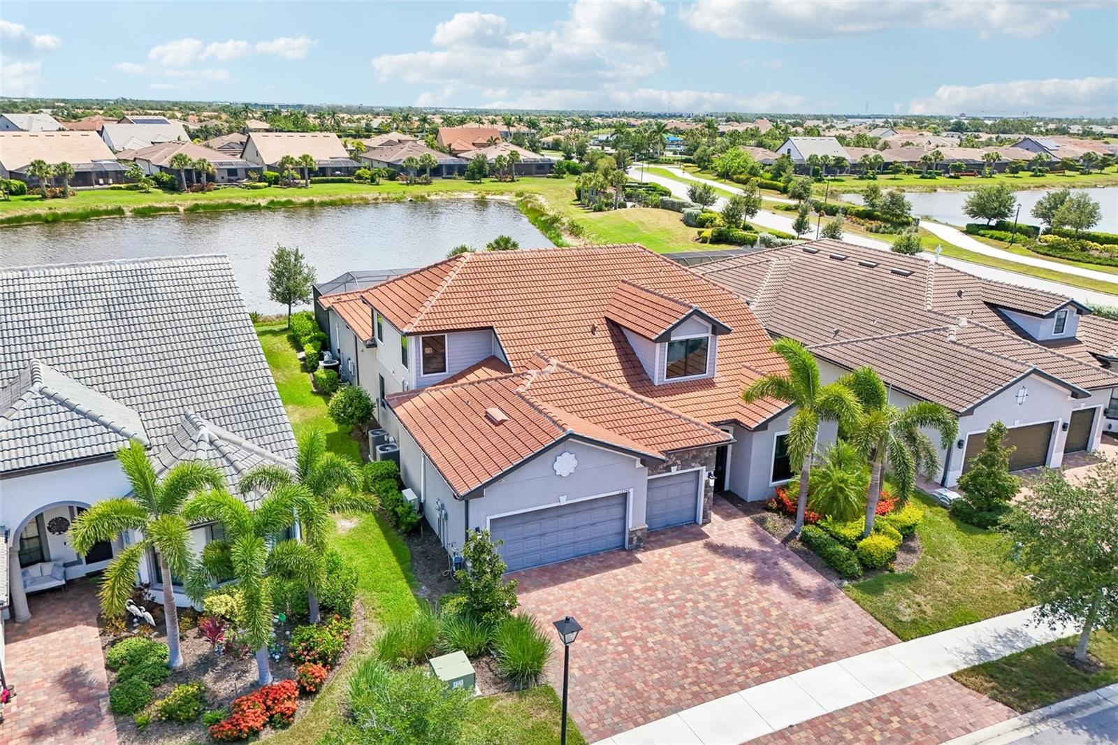 ISLANDWALK/THE WEST VLGS PH 8 - Residential