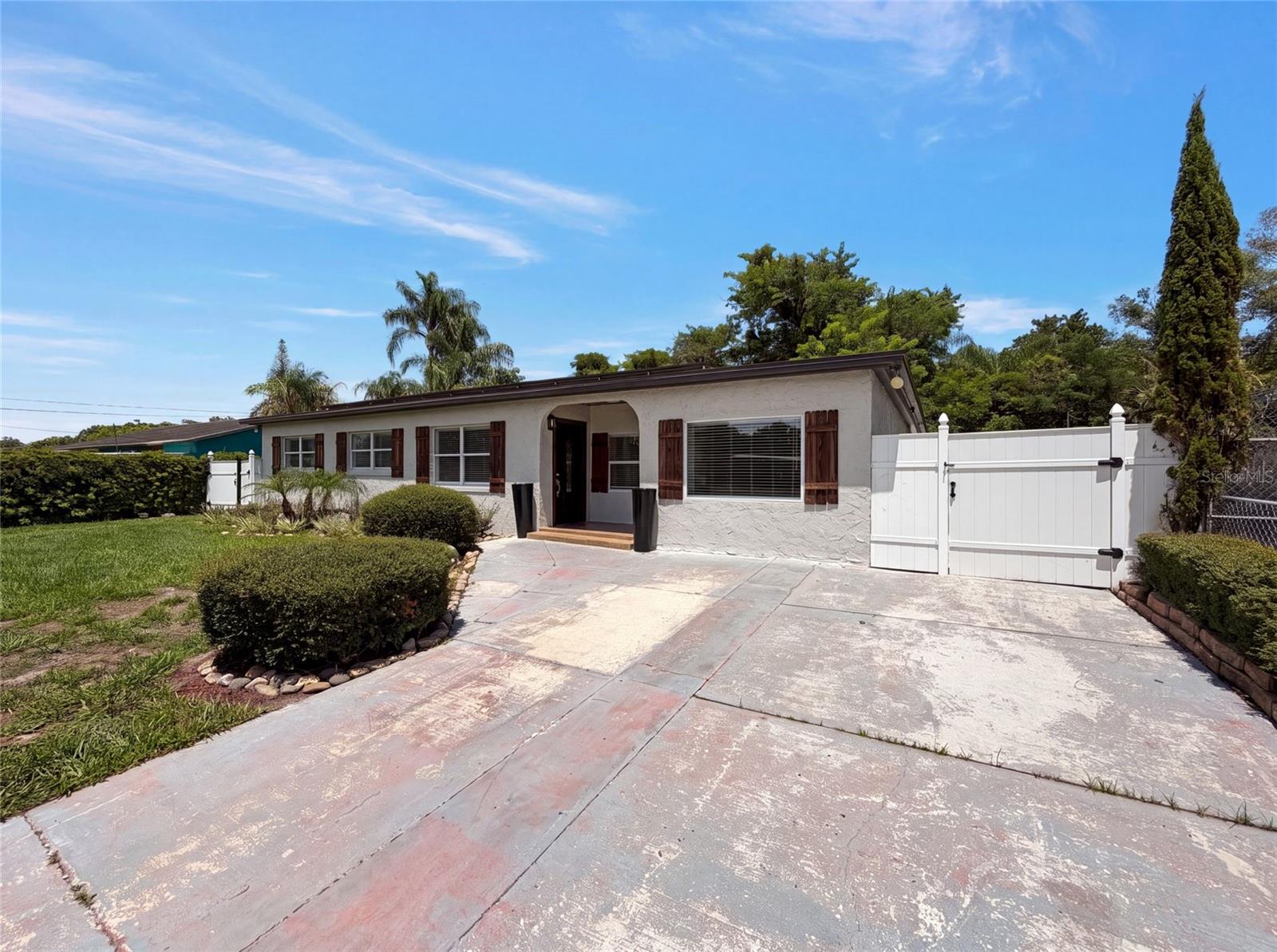 HILLTOP MANOR - Residential