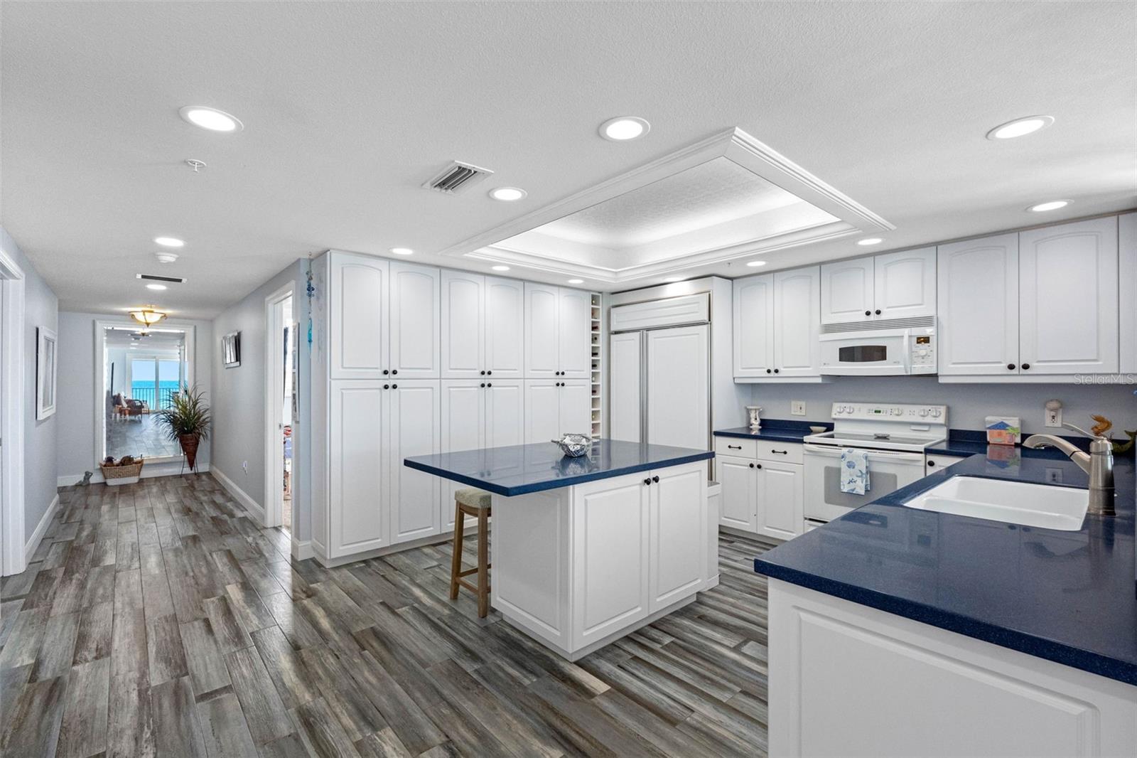 WESTVIEW GRANDE CONDO THE - Residential