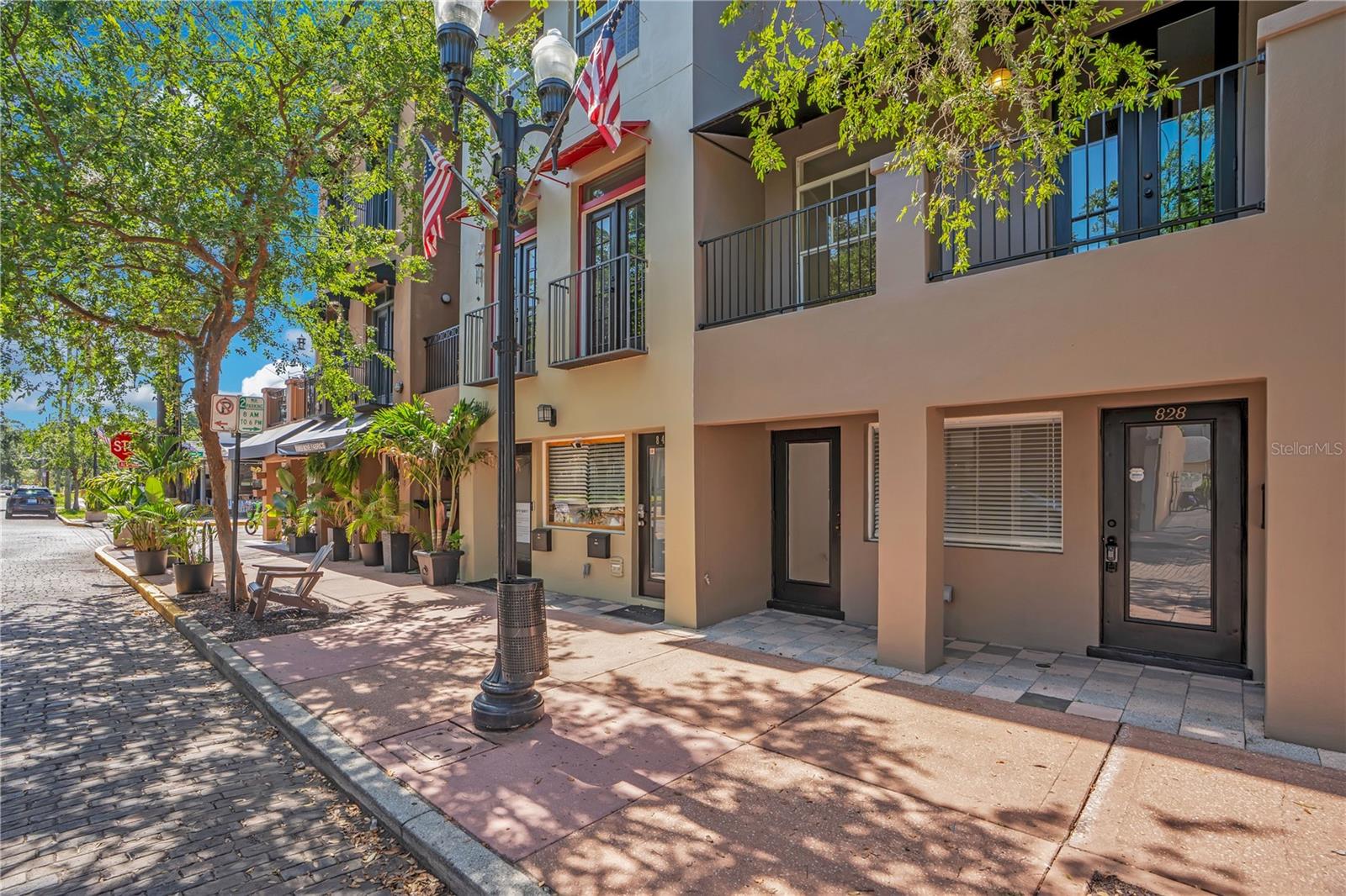 THORNTON PLACE TWNHMS - Residential