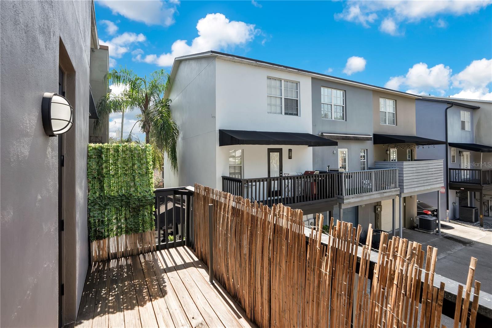 THORNTON PLACE TWNHMS - Residential