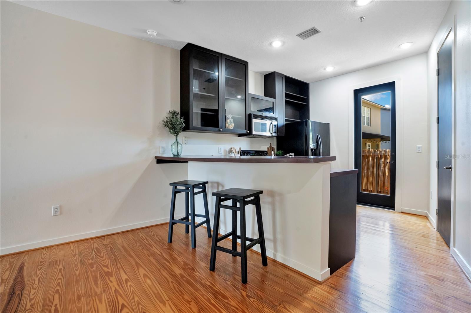 THORNTON PLACE TWNHMS - Residential