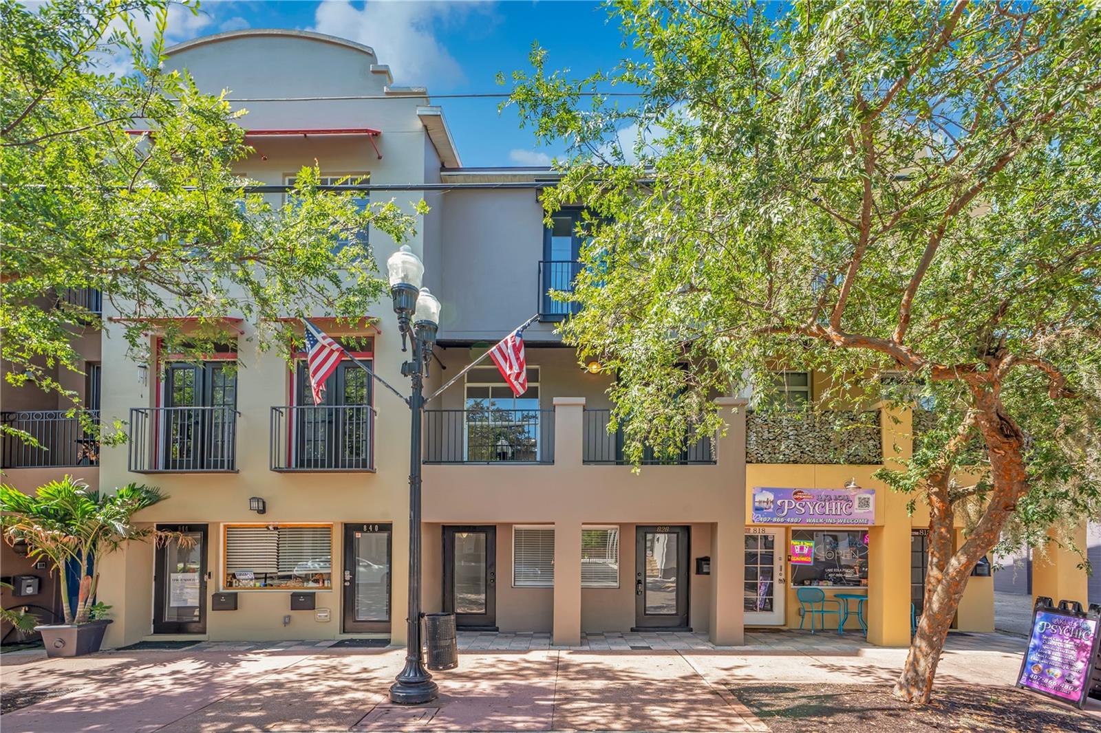 THORNTON PLACE TWNHMS - Residential
