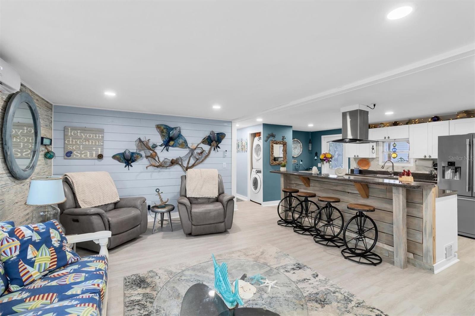 SIGNAL COVE - Residential