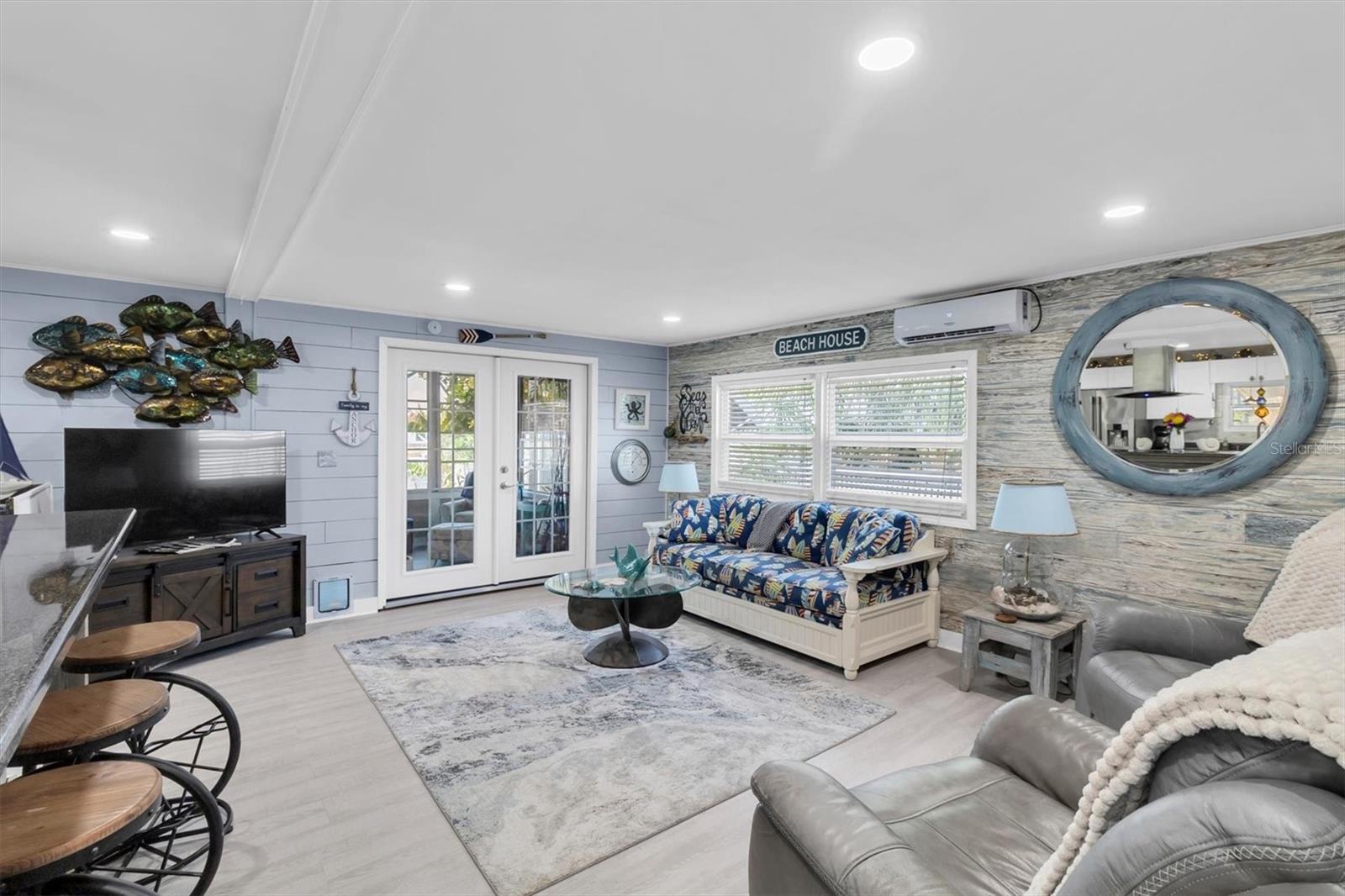 SIGNAL COVE - Residential