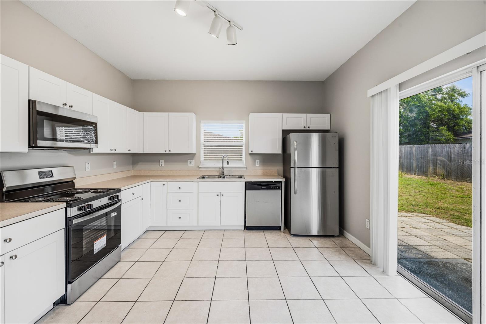 CHASE GROVES UNIT 4B - Residential