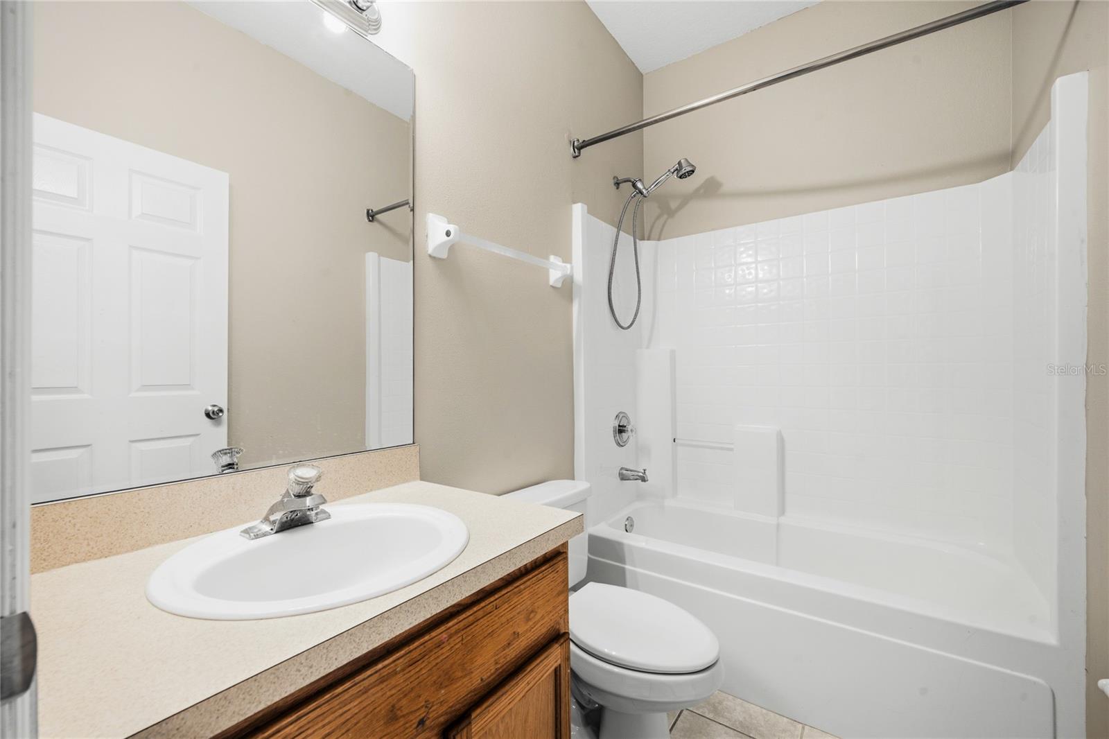 CHASE GROVES UNIT 4B - Residential