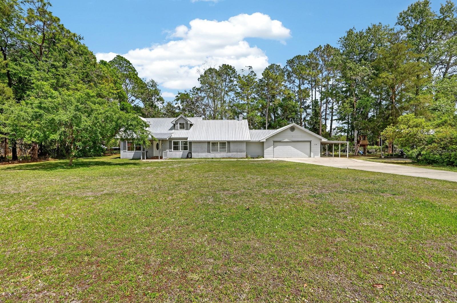 ROUND LAKE - Residential