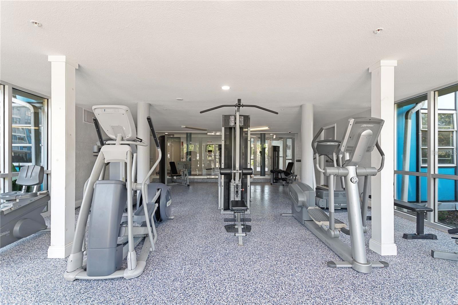 WAVE THE CONDO - Residential