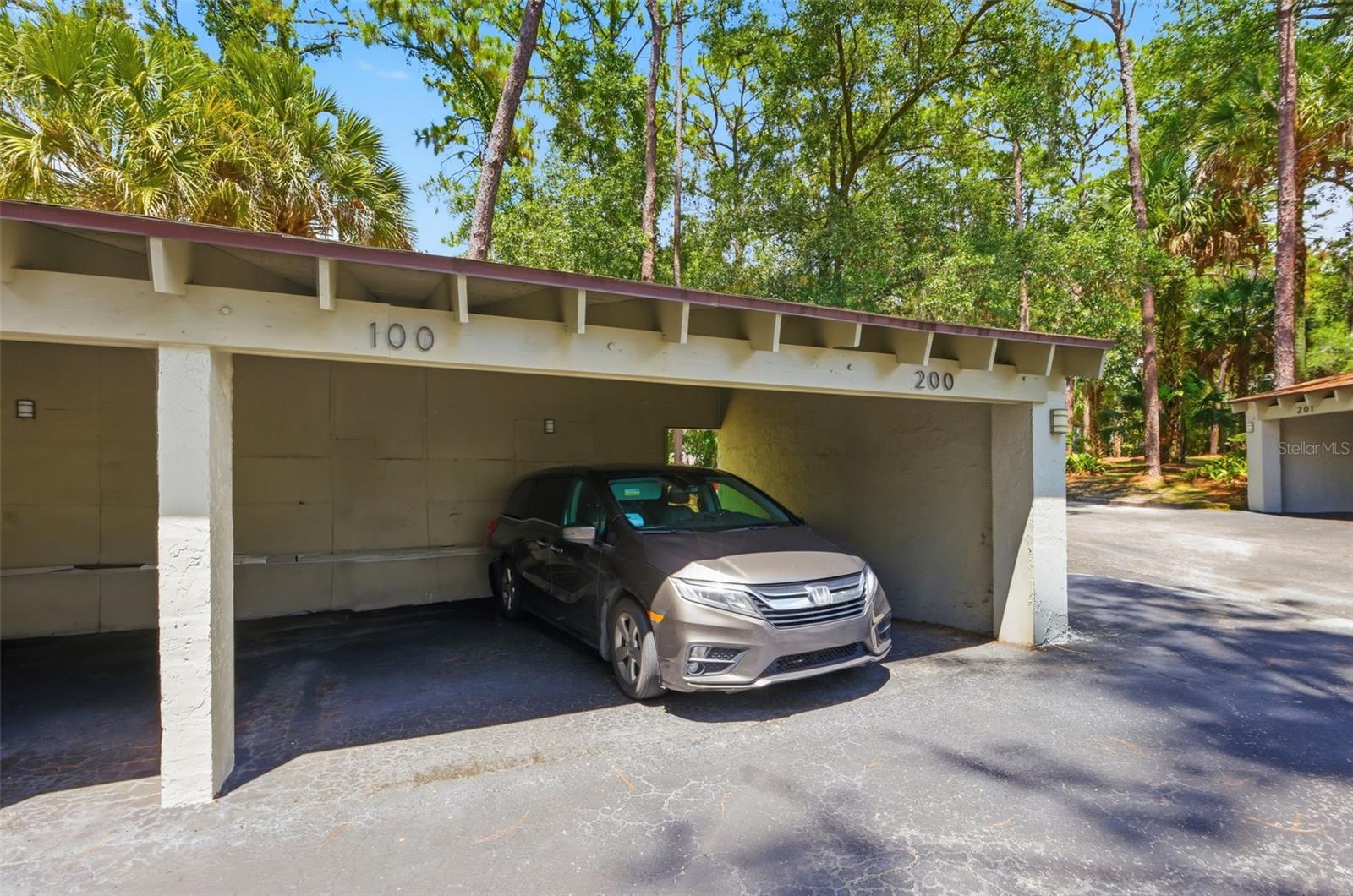 FAIRWAY VILLAS - Residential