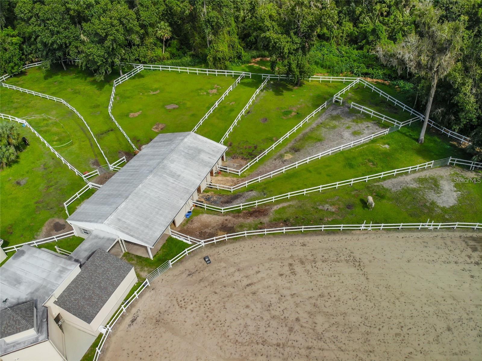 FAIRWAY VILLAS - Residential