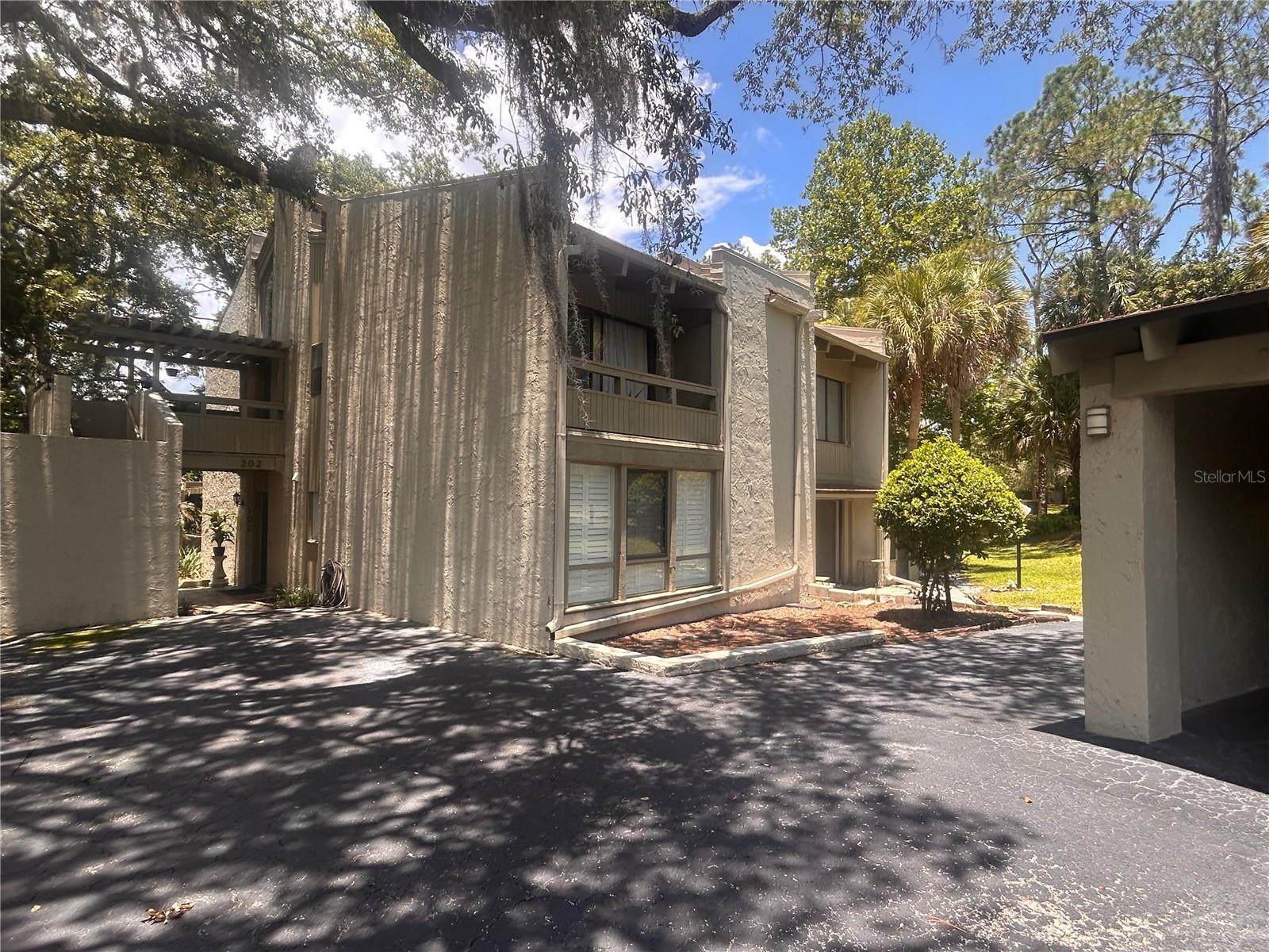 FAIRWAY VILLAS - Residential