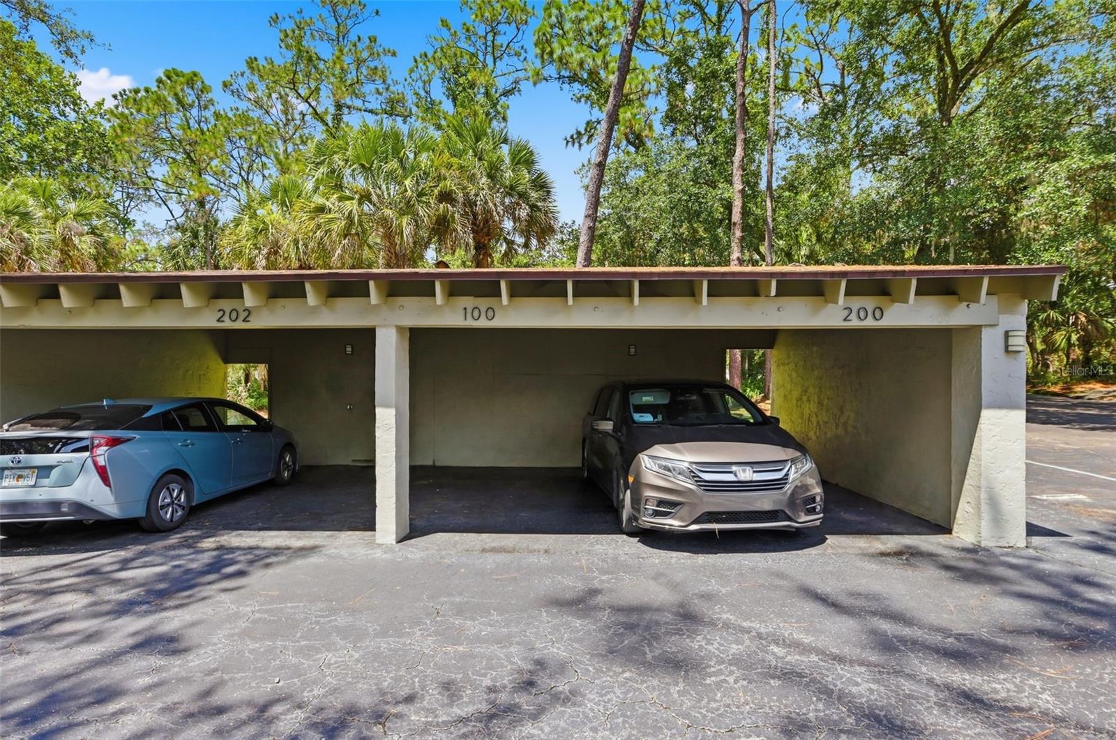 FAIRWAY VILLAS - Residential