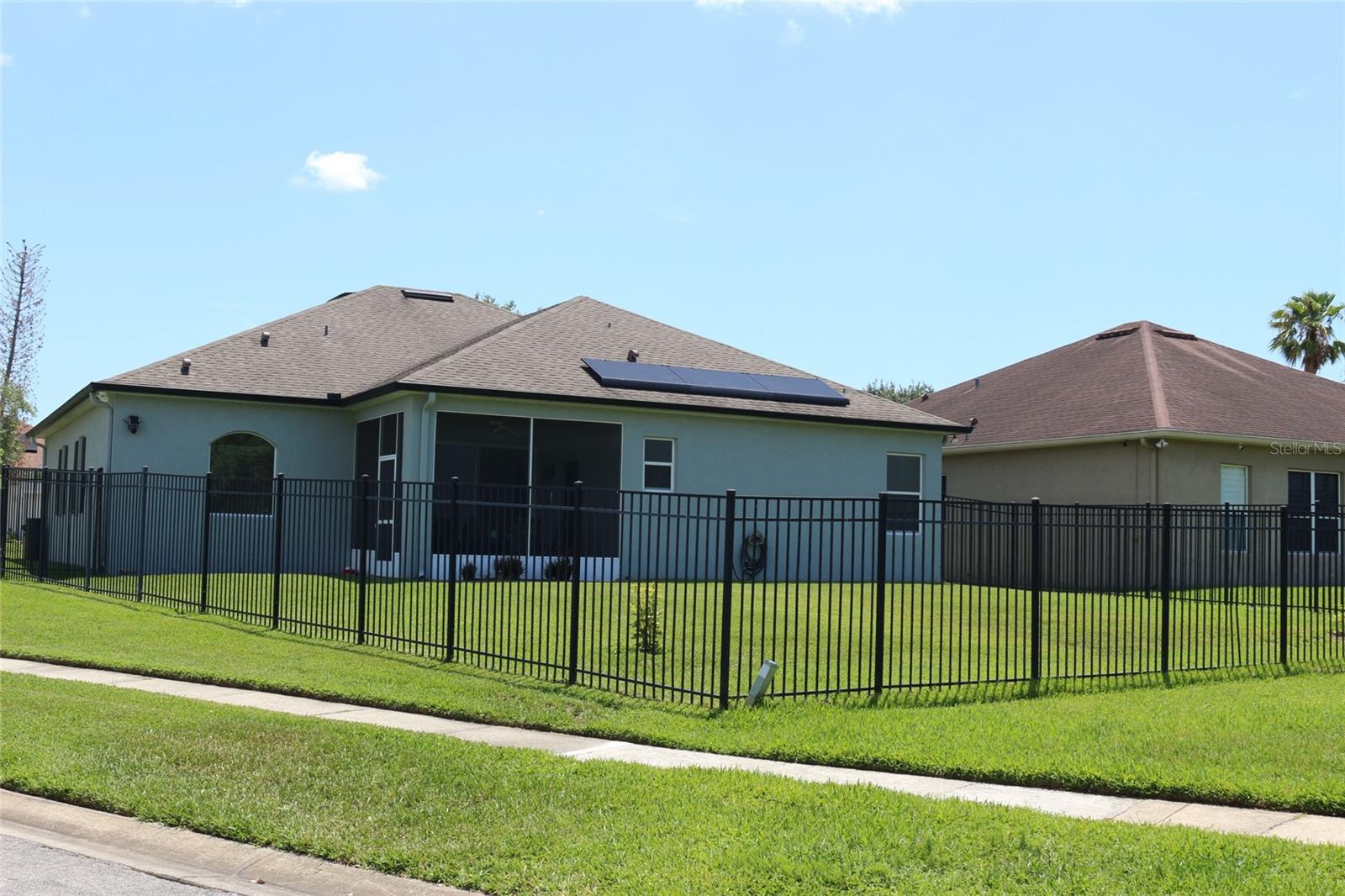 STONEYBROOK 44/122 - Residential