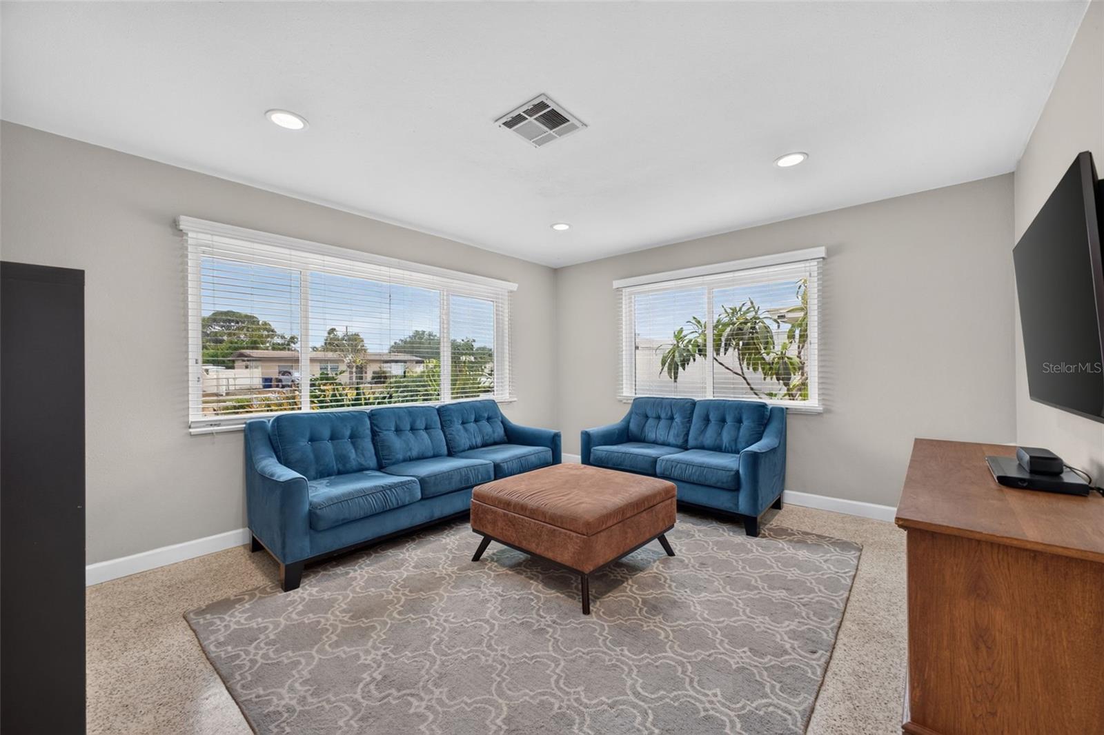 NEW LEISURES LAKES - Residential