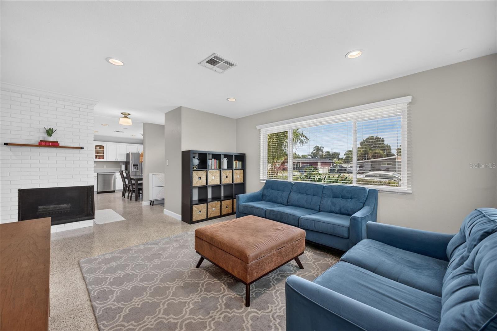 NEW LEISURES LAKES - Residential