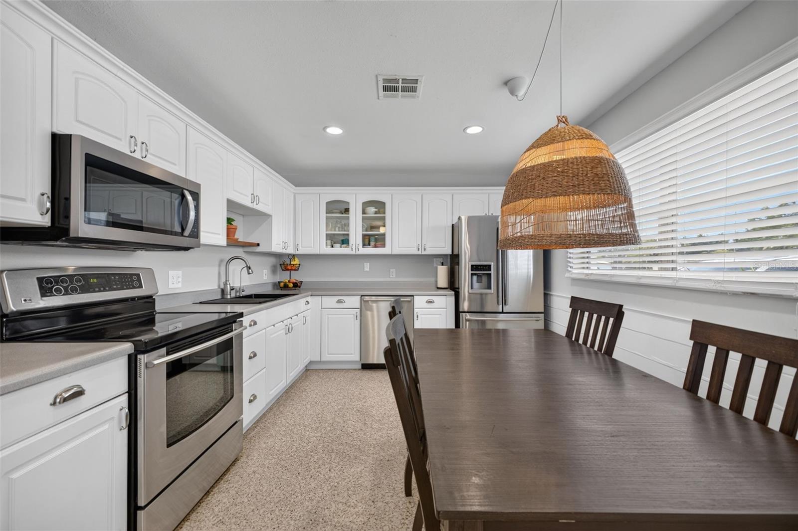 NEW LEISURES LAKES - Residential