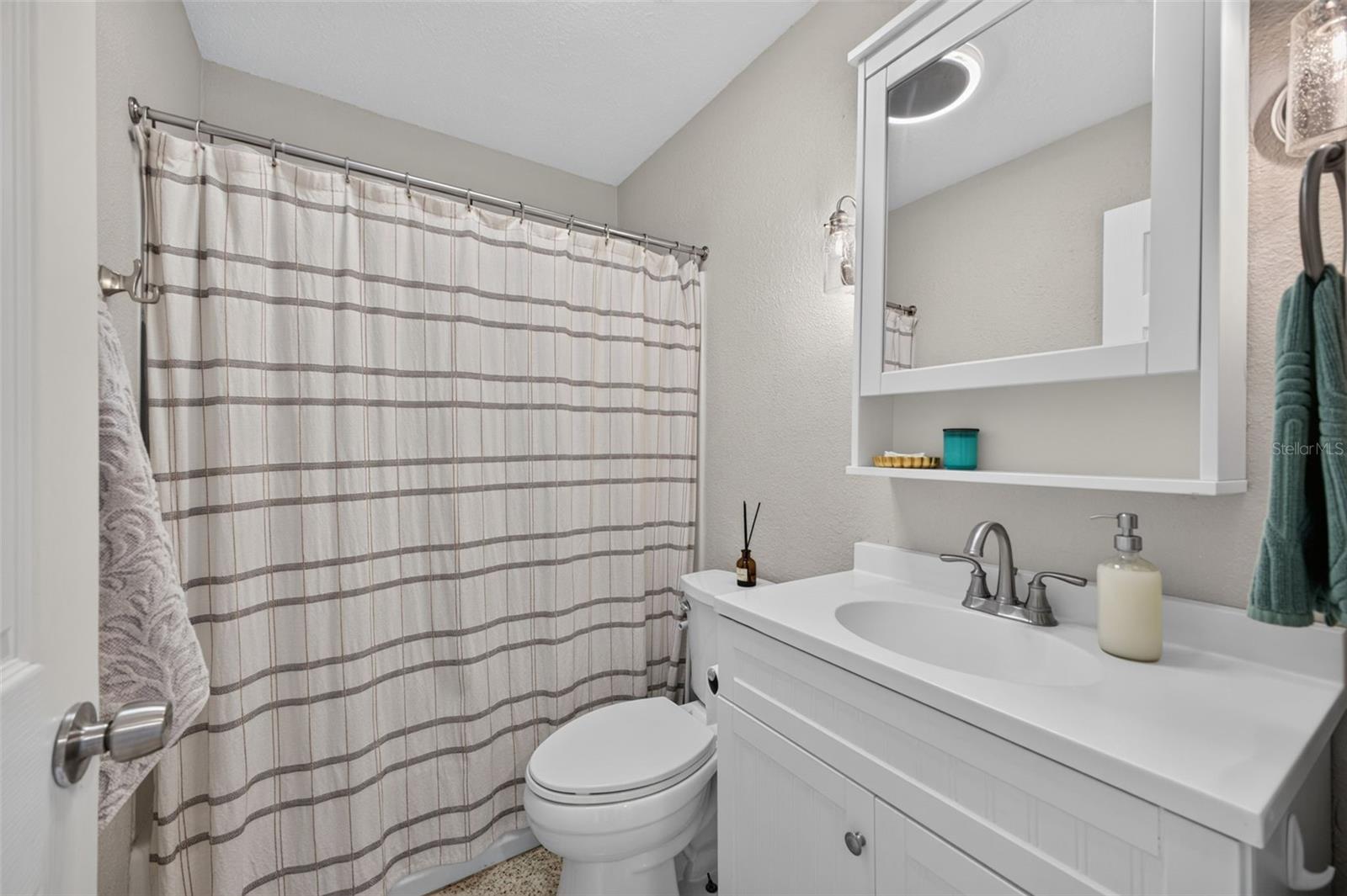 NEW LEISURES LAKES - Residential