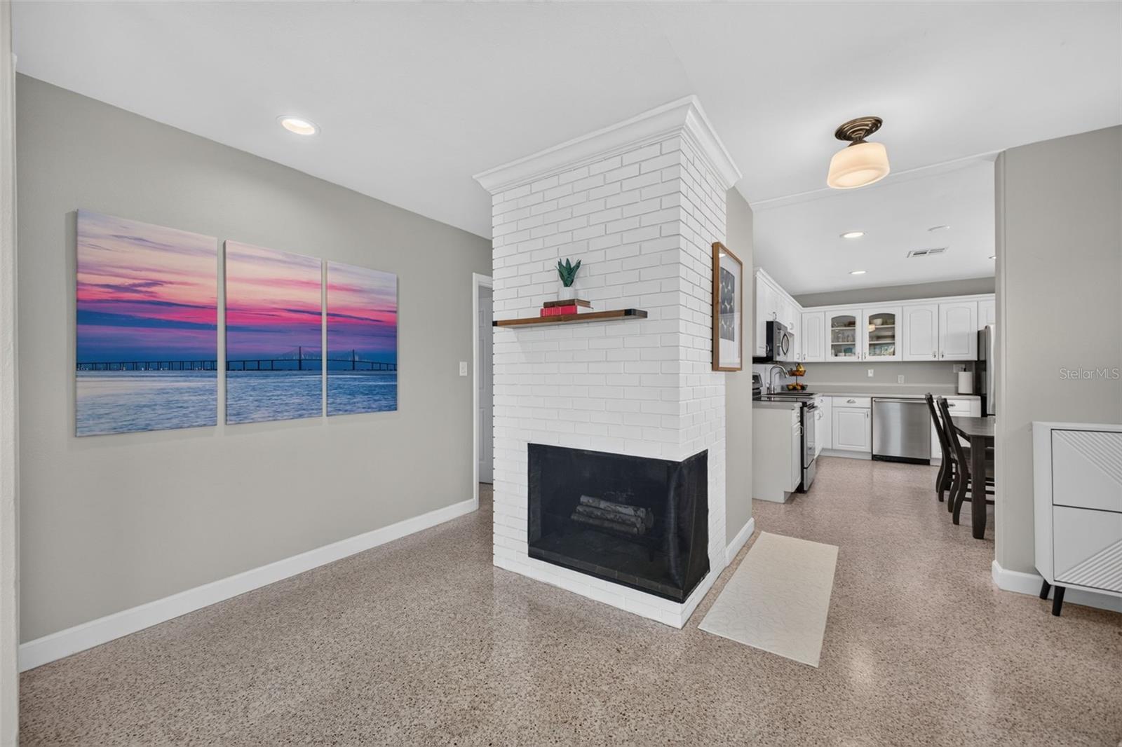 NEW LEISURES LAKES - Residential