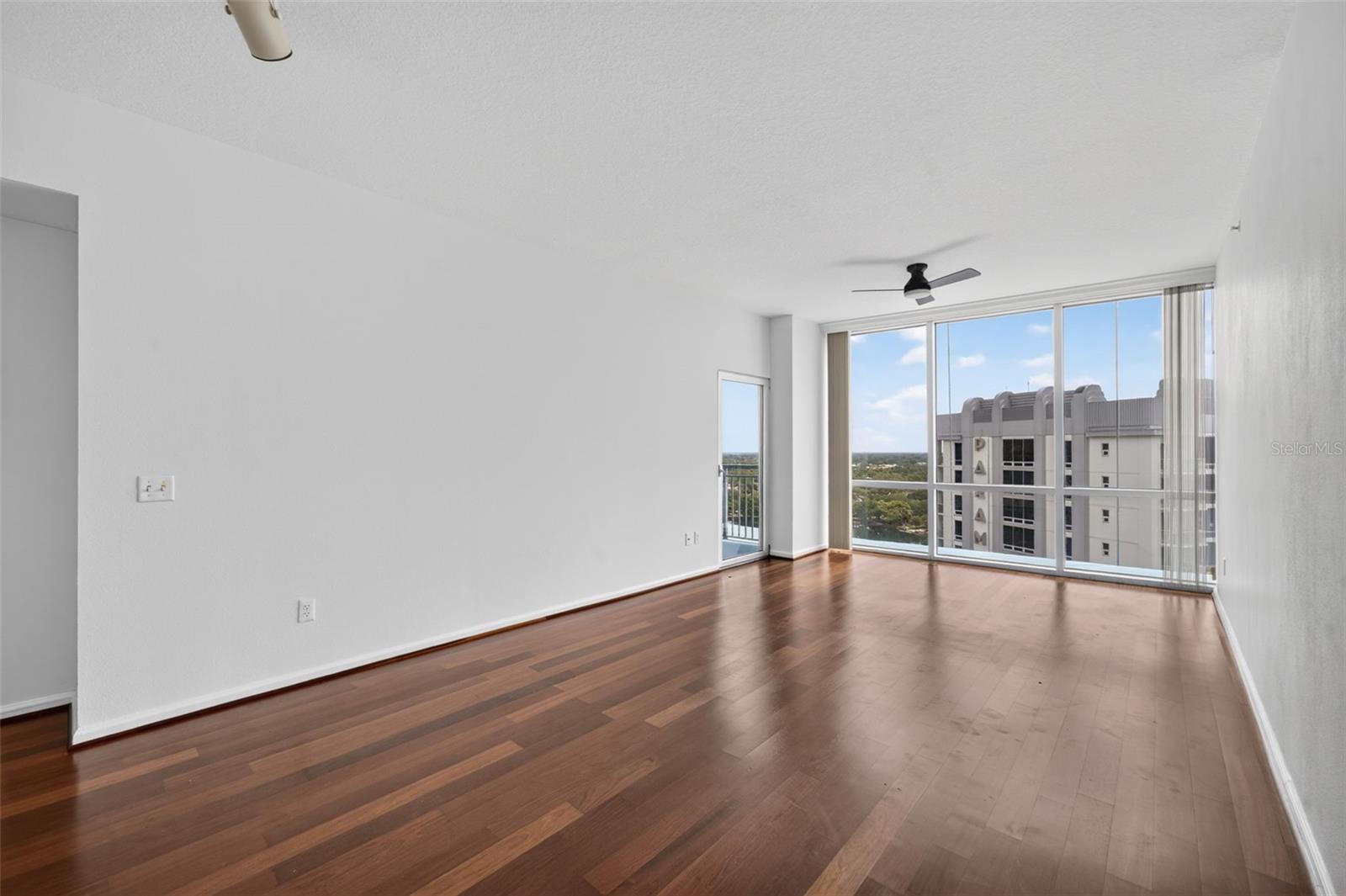 WAVERLY/LK EOLA - Residential