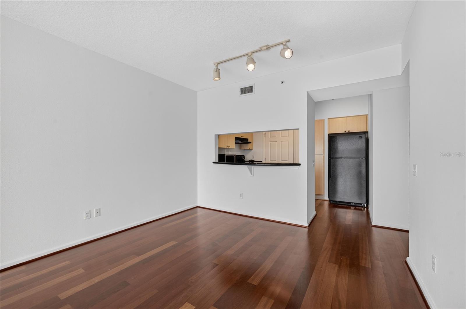 WAVERLY/LK EOLA - Residential