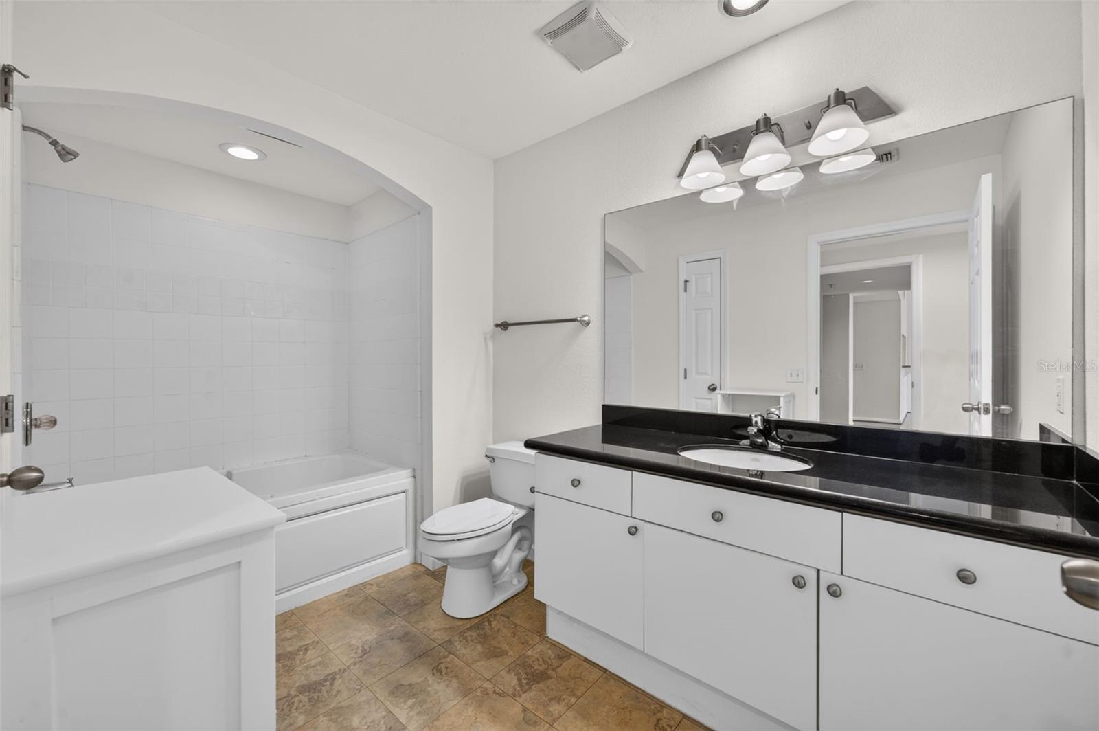WAVERLY/LK EOLA - Residential