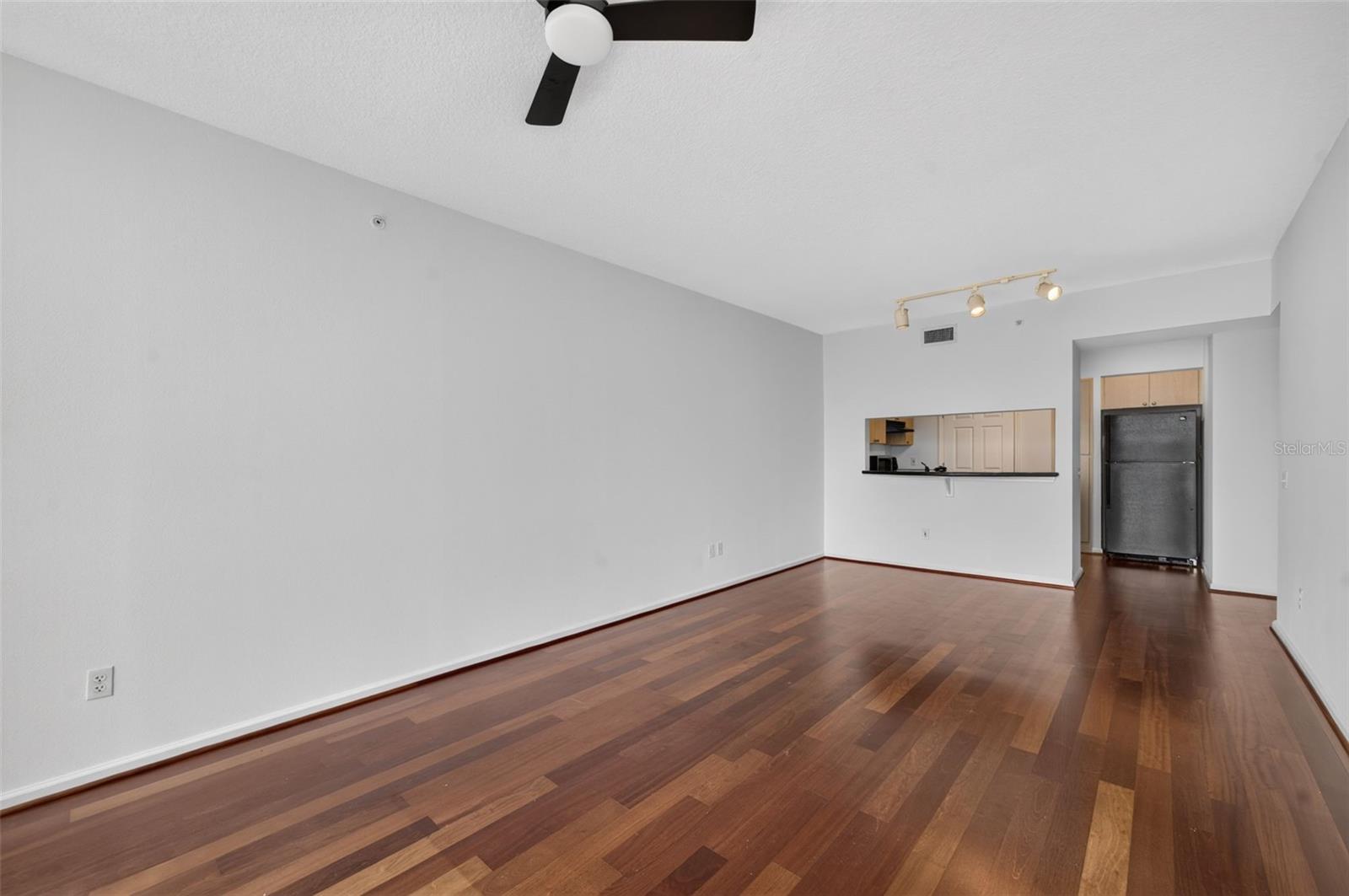 WAVERLY/LK EOLA - Residential