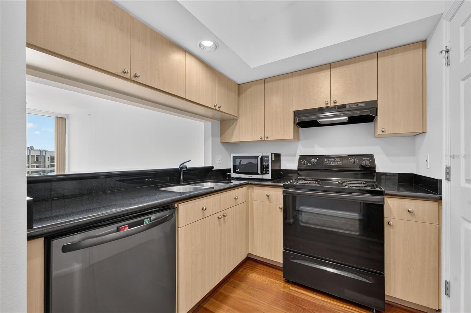 WAVERLY/LK EOLA - Residential