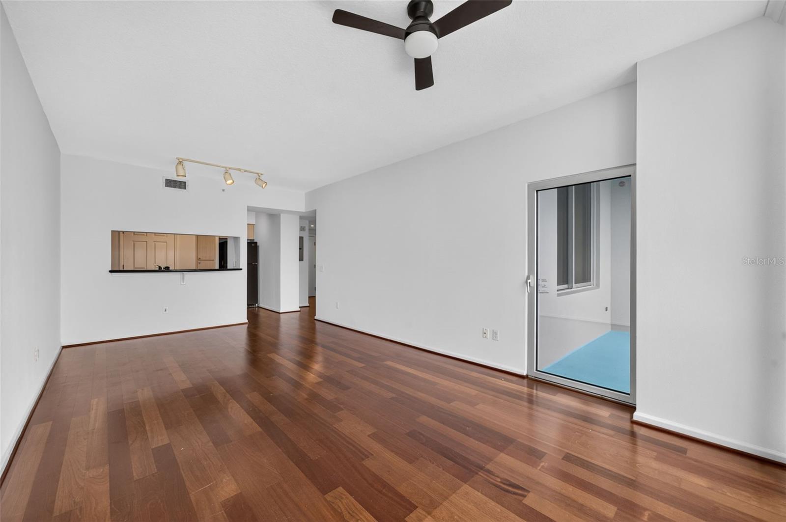 WAVERLY/LK EOLA - Residential