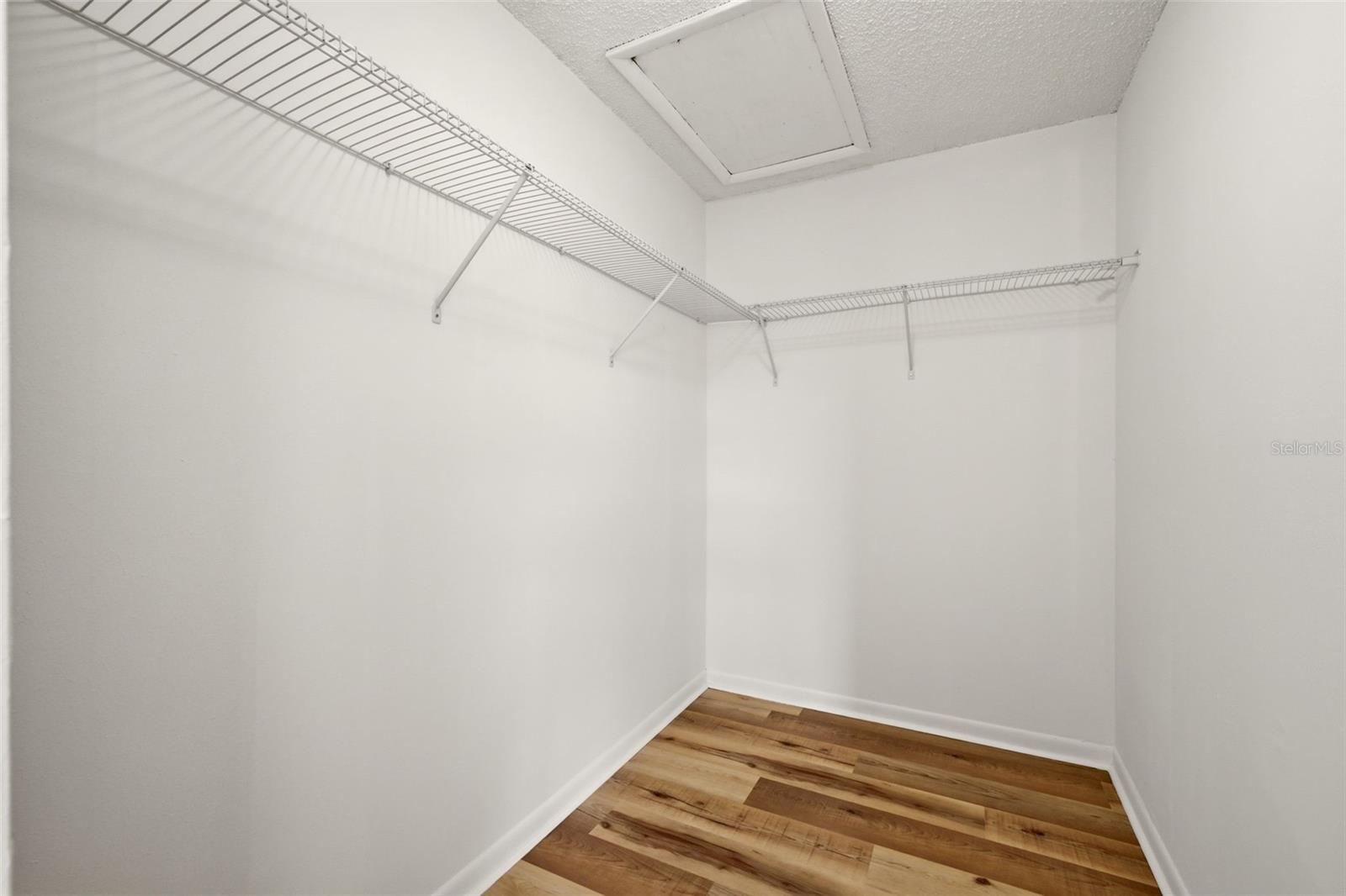 MEADOWOOD CONDO VILLAGE - Residential