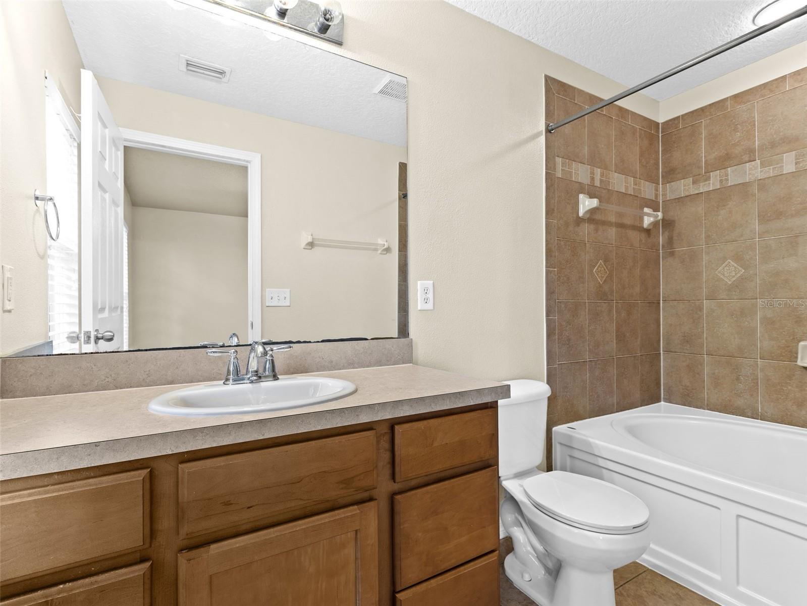 LAKE BRANDON PRCL 113 - Residential Lease