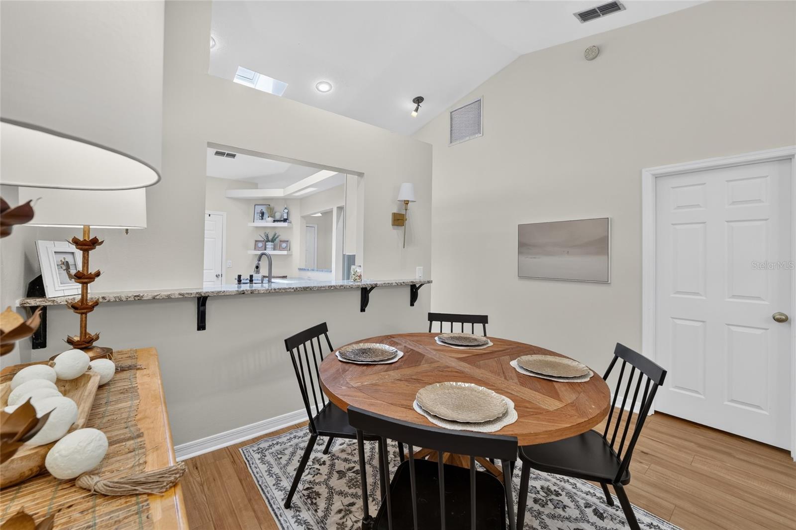 MAGNOLIA GARDEN VILLAS OR 1412/521 - Residential
