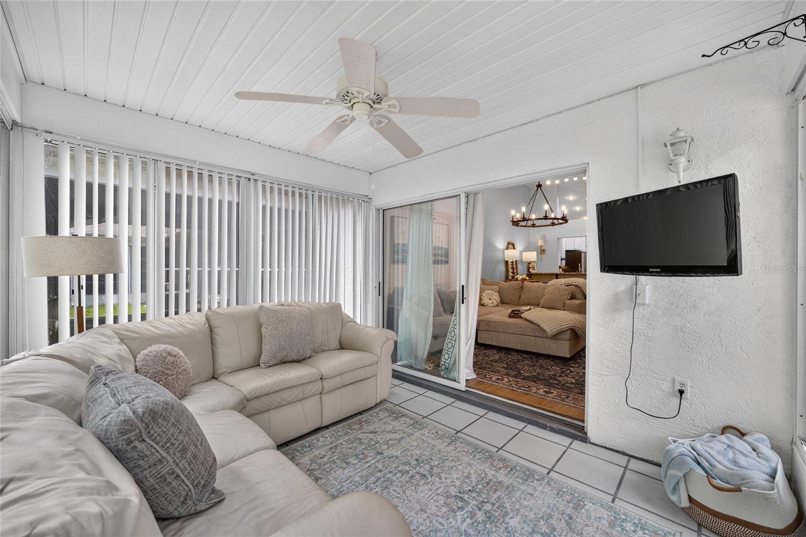 MAGNOLIA GARDEN VILLAS OR 1412/521 - Residential
