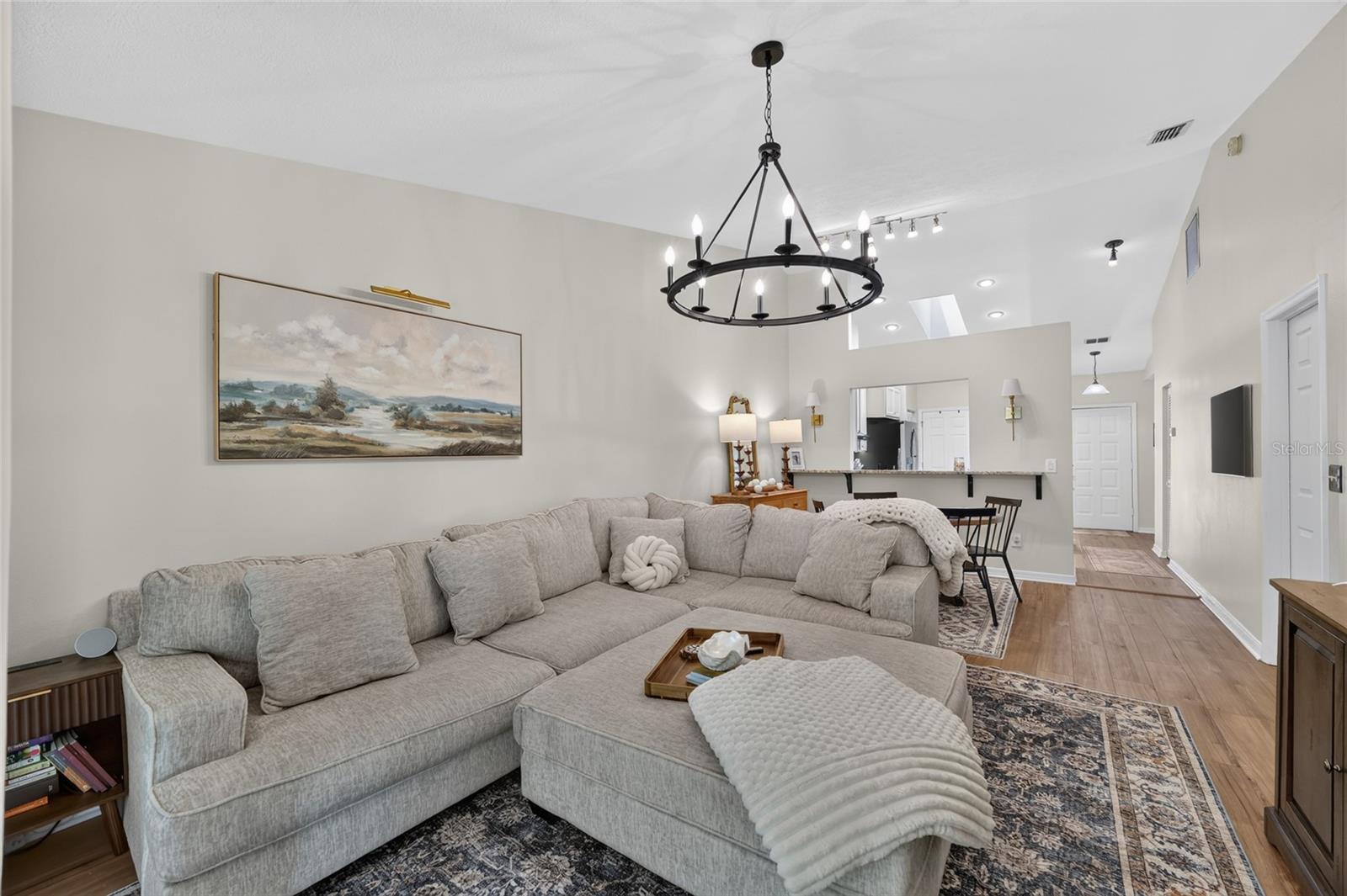 MAGNOLIA GARDEN VILLAS OR 1412/521 - Residential