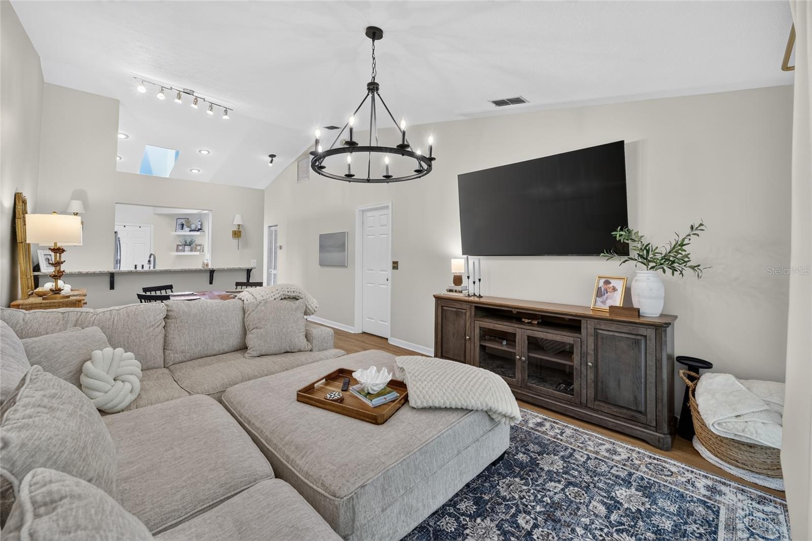 MAGNOLIA GARDEN VILLAS OR 1412/521 - Residential